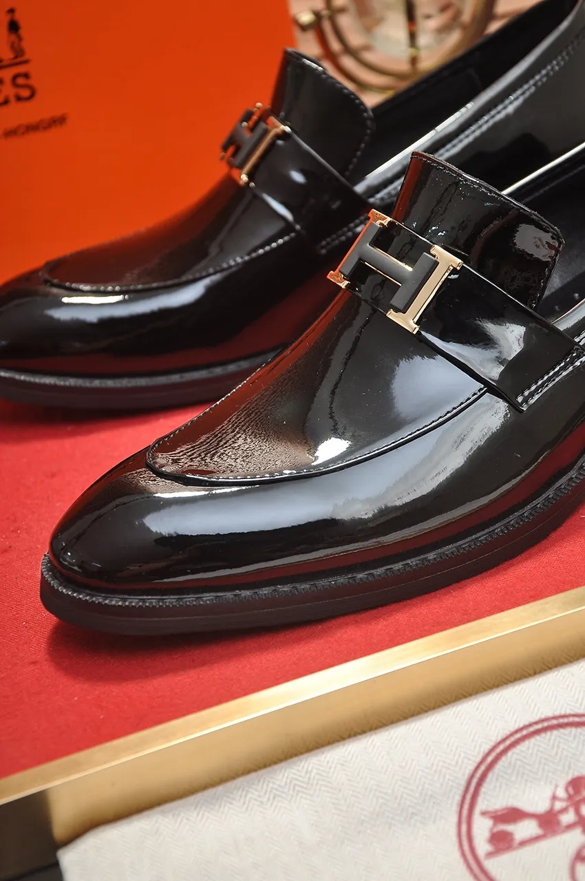 Men's shoes💰460💶[HERMES] (sheepskin lining)🍀Italian top luxury🍀He does not pursue novel styles and gorgeous colors, but attracts the favor of successful men with his flawless, elegant and classic style! This very, very comfortable, simple and stable style makes it easy to match any style! The pattern is absolutely 1:1 refined from the original case, and we strive for excellence in materials, imported cowhide + sheepskin lining💪💪💪extraordinary texture👍! .Black Brown Size: 38-45 (45 customized)